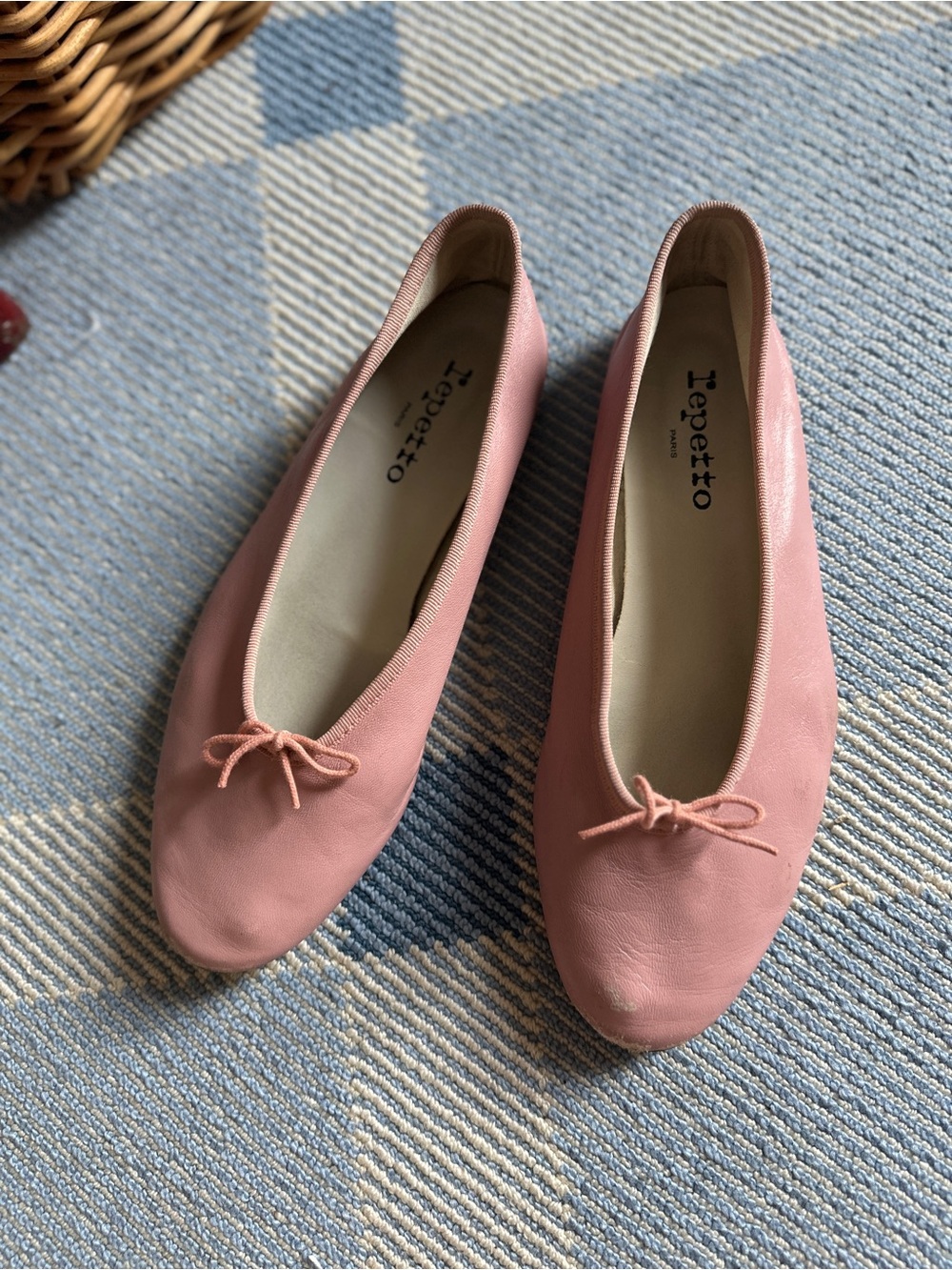 Repetto Lilouh Pink Leather Ballet Flats with Bow